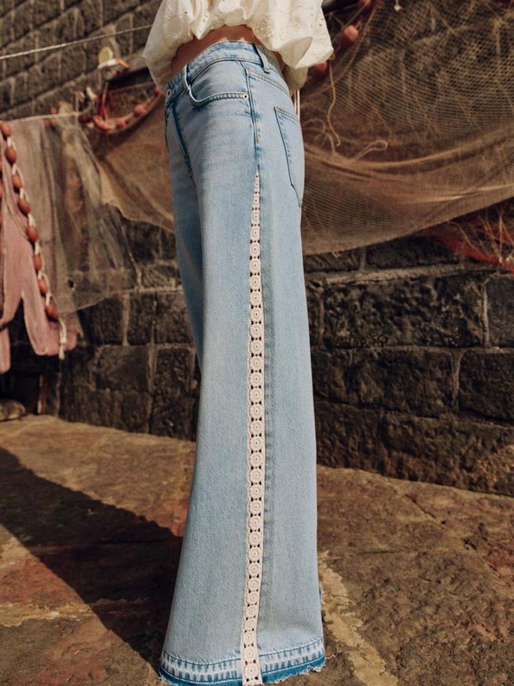 Zara NWT Floral Crochet Side Panel Wide Leg high rise light wash Jeans Size 6